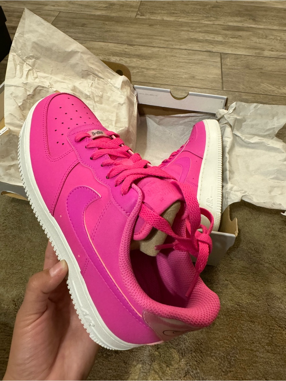 Nike Women’s Air Force 1 Hot Pink Low-Top Sneakers - Picture 2 of 6